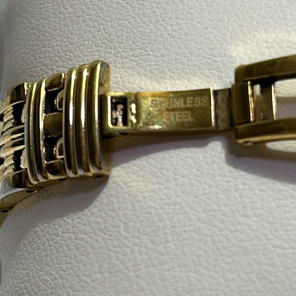 Women’s Gold Watch - Picture 4 of 10